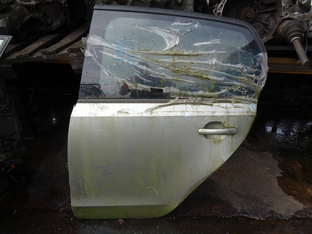 VW VOLKSWAGEN UP 1.0 NSR PASSENGER SIDE REAR COMPLETE DOOR SILVER DAMAGED