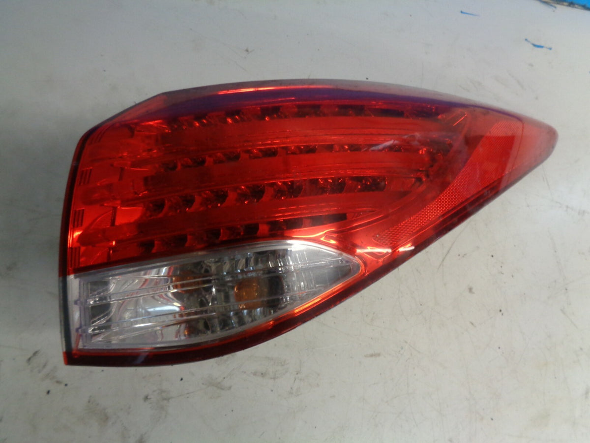 HYUNDAI i40 2012 ESTATE OS DRIVER SIDE REAR CORNER TAIL LIGHT 924023Z0