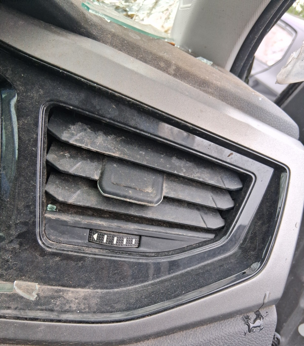 VW VOLKSWAGEN POLO 2018 MK6 OSF DRIVER SIDE FRONT RIGHT AIRVENT