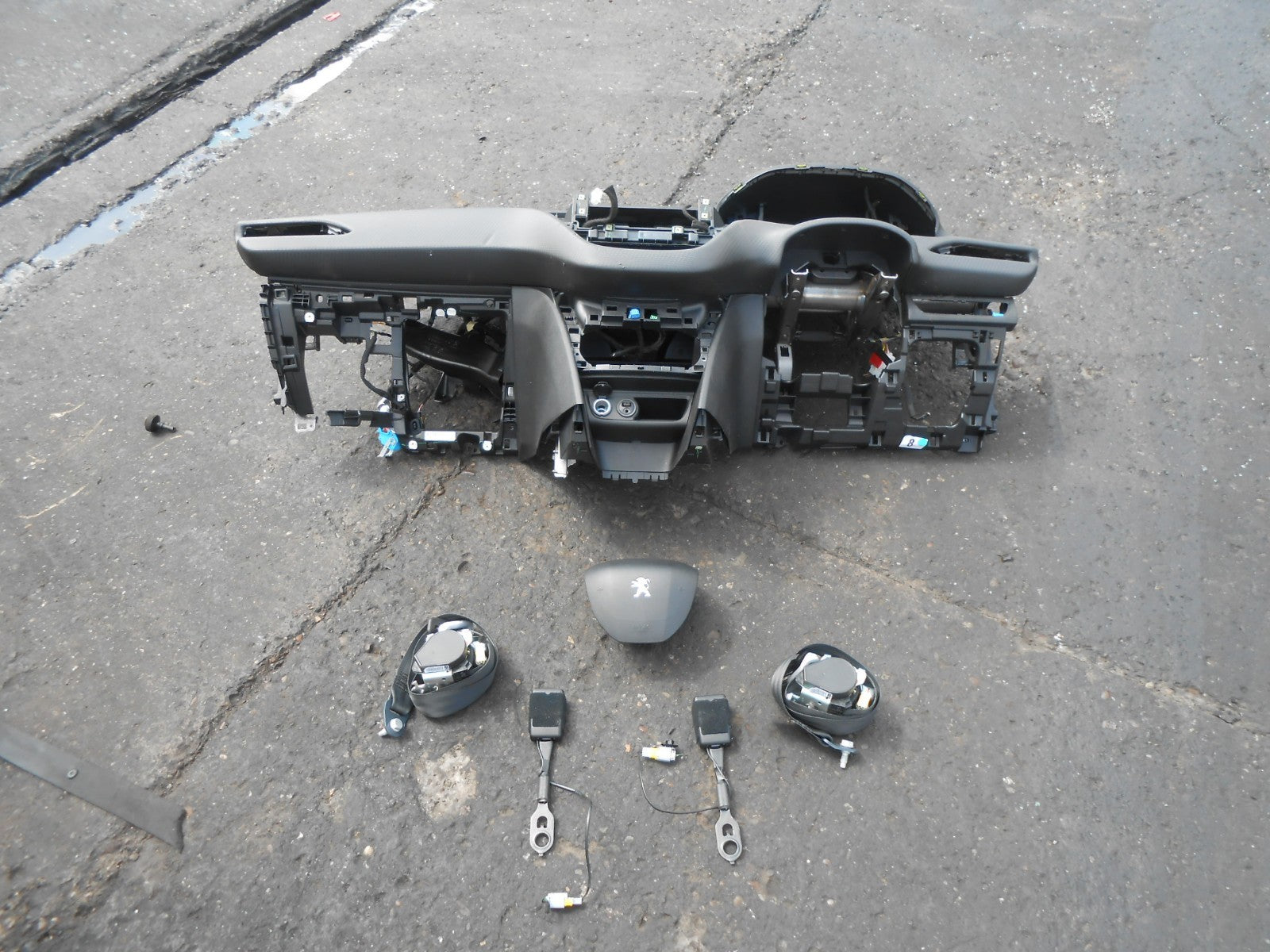 PEUGEOT 2008 2016 AIRBAG AIR BAG KIT SET DASHBOARD SEAT BELTS PRE TENSIONERS