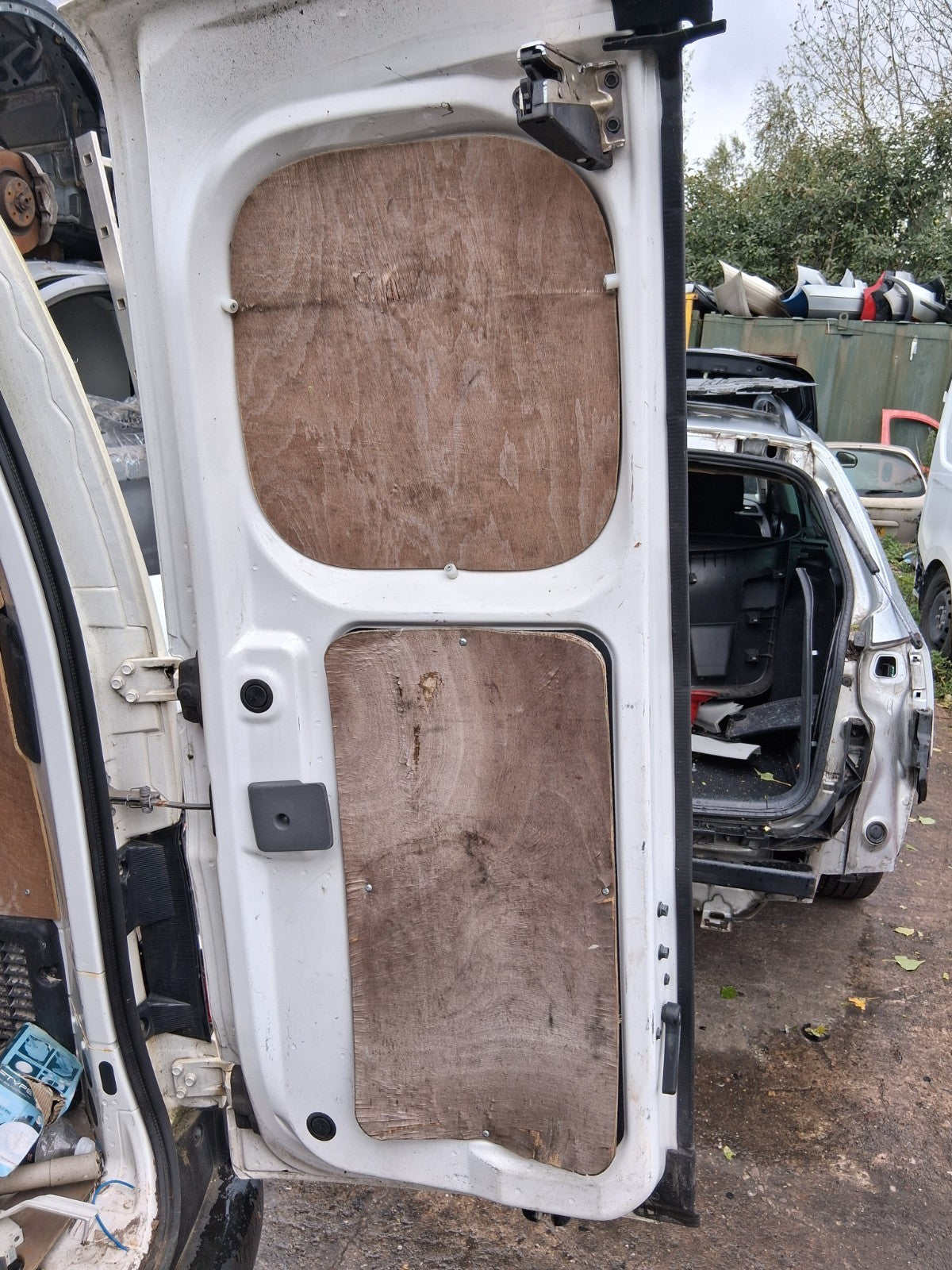 2018 NISSAN NV200 OSR DRIVER SIDE REAR RIGHT COMPLETE DOOR WHITE