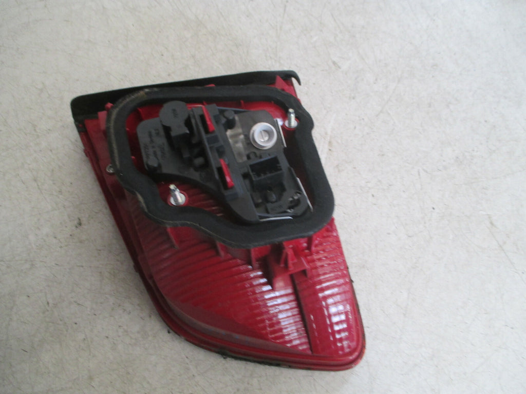 VW TOURAN 2010 - 14 NSR PASSENGER SIDE REAR INNER BOOT LIGHT LAMP LEFT TAILGATE