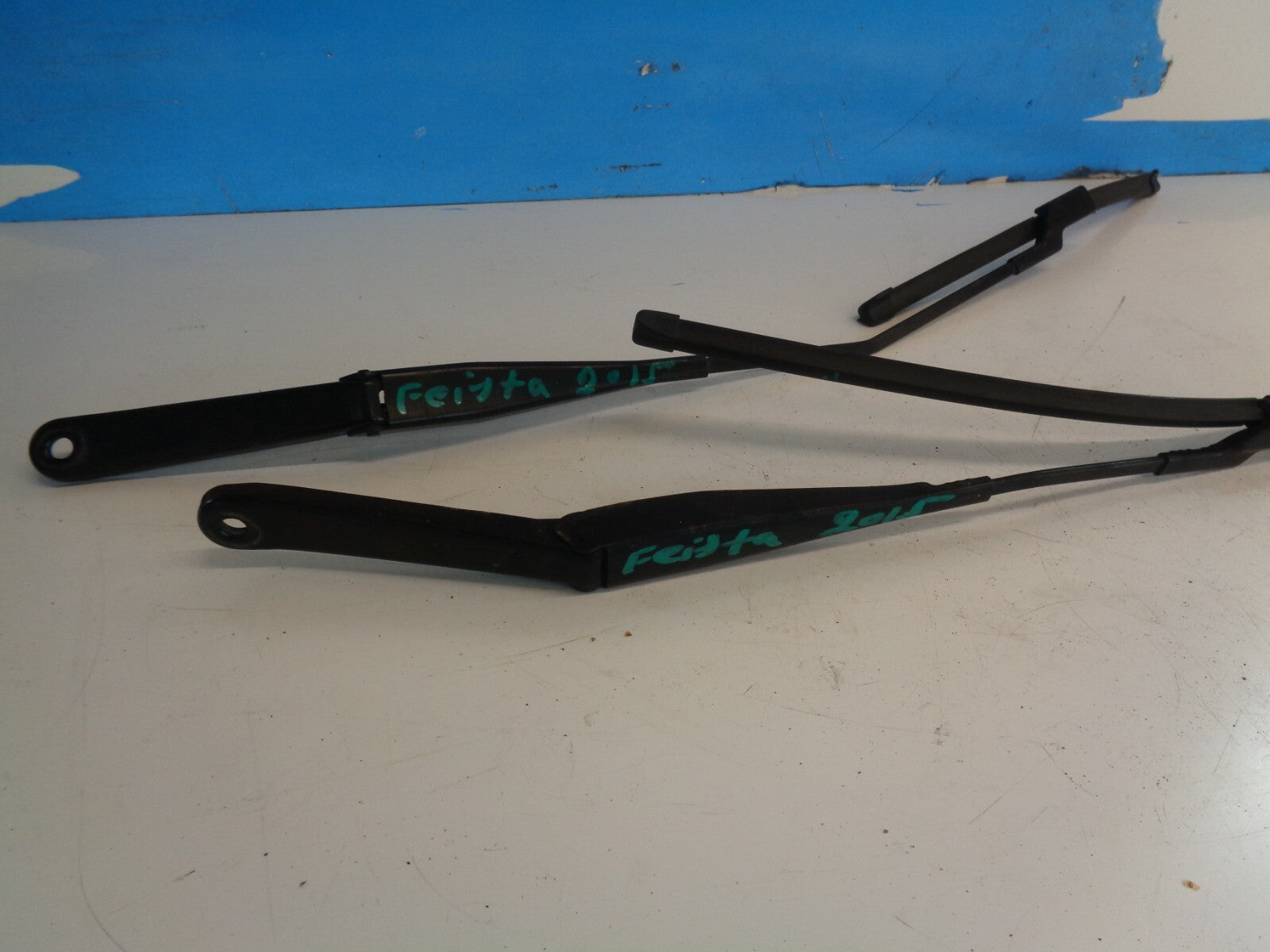 FORD FIESTA MK7 2015 WIPER ARM & BLADES SET 8A6117526DE
