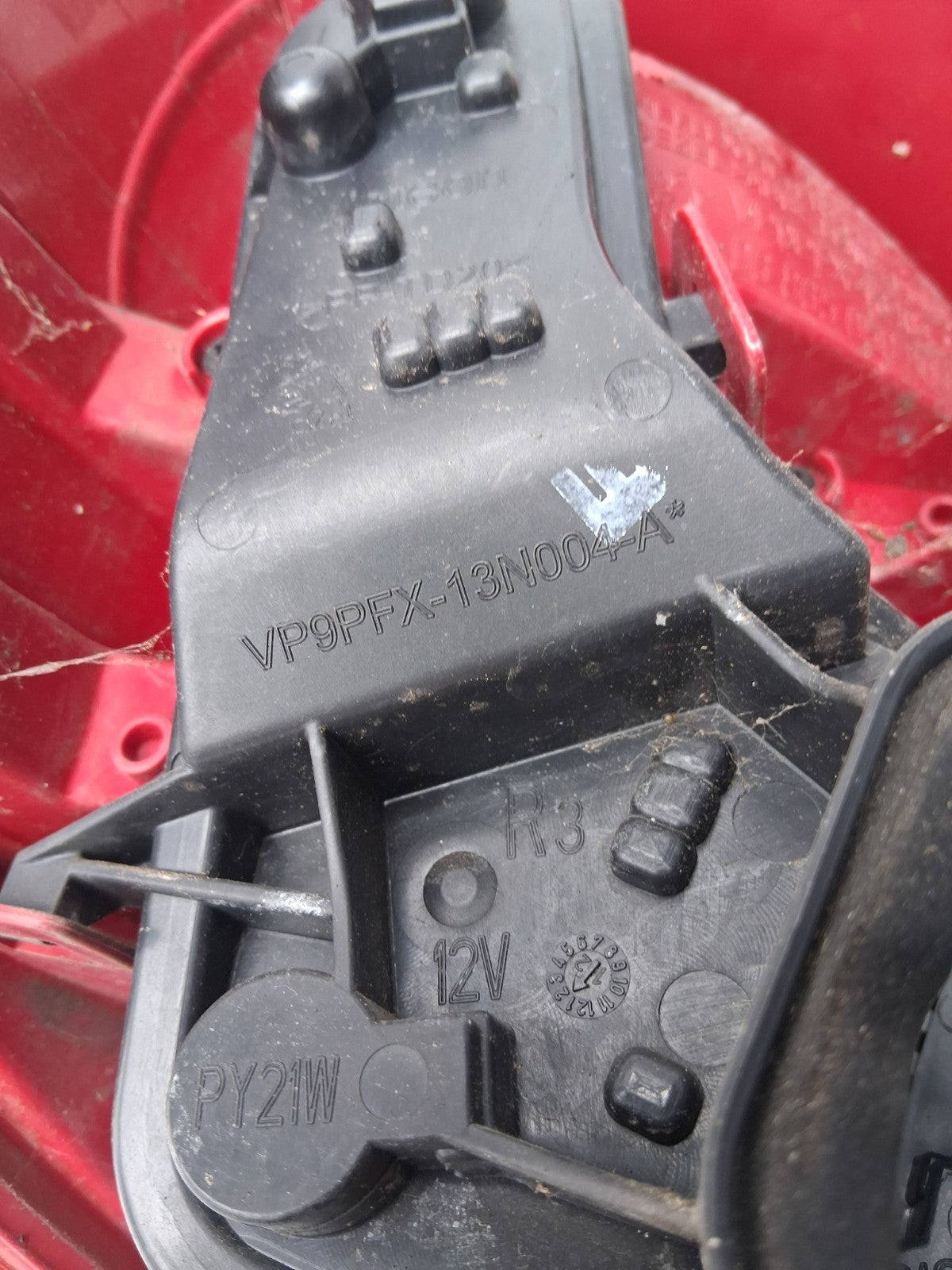 2012 PEUGEOT 207 OSR OFF RIGHT DRIVER SIDE REAR TAIL LIGHT 9686565980
