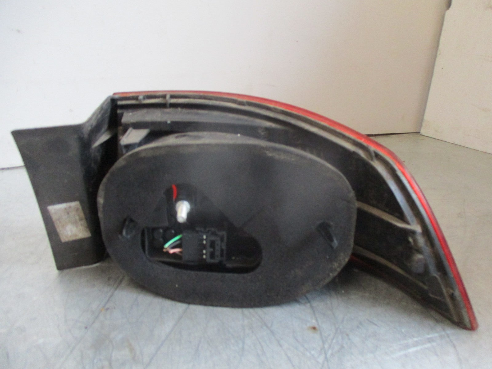 RENAULT LAGUNA MK2 2007 FACELIFT NSR PASSENGER SIDE REAR OUTER BRAKE LIGHT