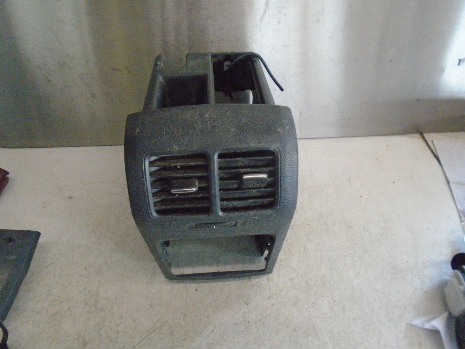 VOLKSWAGEN GOLF 2012 MK6 CENTRE CONSOLE HANDBRAKE SURROUND 1K0863323
