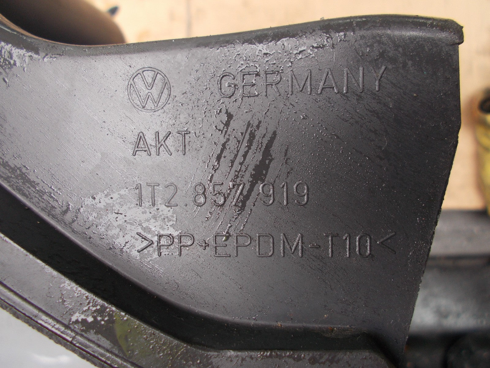 2009 VW TOURAN DRIVERS SIDE GLOVE BOX 1T2857919
