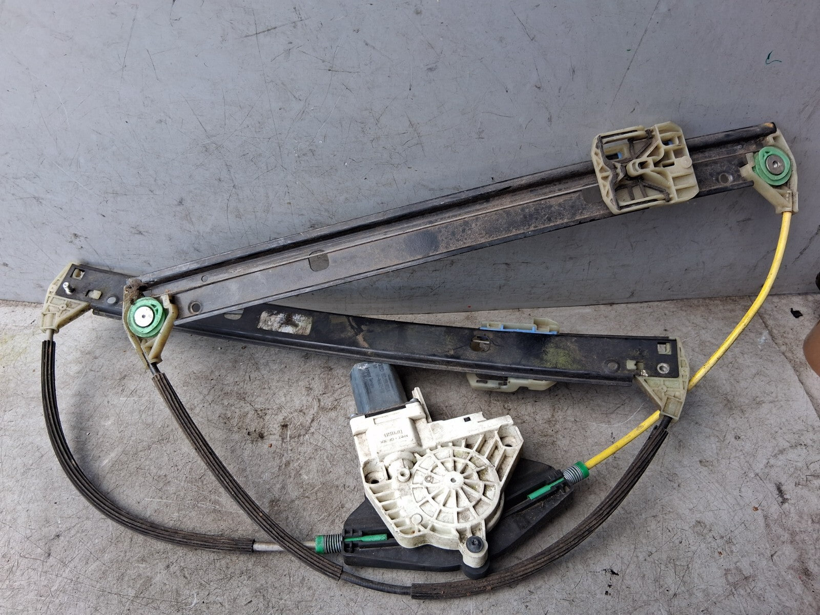 2011 AUDI A4 CENTRE OSF DRIVER SIDE FRONT WINDOW MOTOR & REGULATOR 8K0959802R