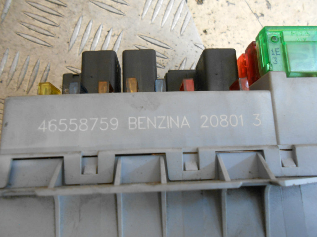 ALFA ROMEO 147 2006 1.6 16V FUSE BOX RELAY BOARD ASSEMBLY 46558759