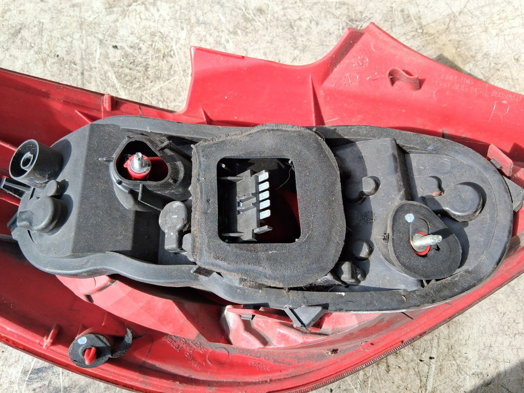 2012 VAUXHALL CORSA D OSR DRVER SIDE REAR RIGHT TAIL LIGHT 89038963A