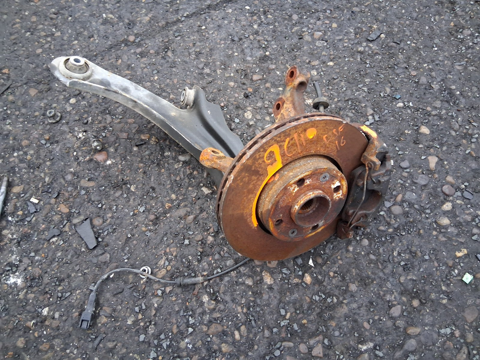 2017 RENAULT CLIO MK4 0.9 PETROL OSF DRIVER SIDE FRONT WHEEL BEARING HUB