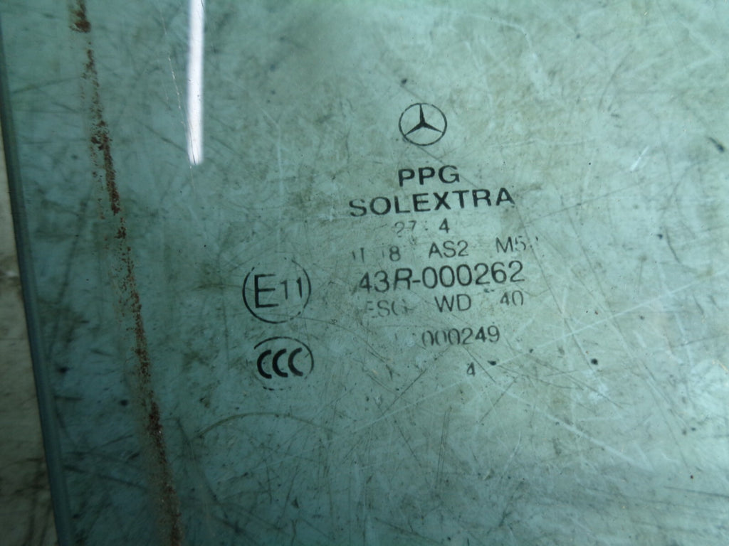 MERCEDES C CLASS OSF DRIVER SIDE FRONT DOOR WINDOW GLASS E1143R000262