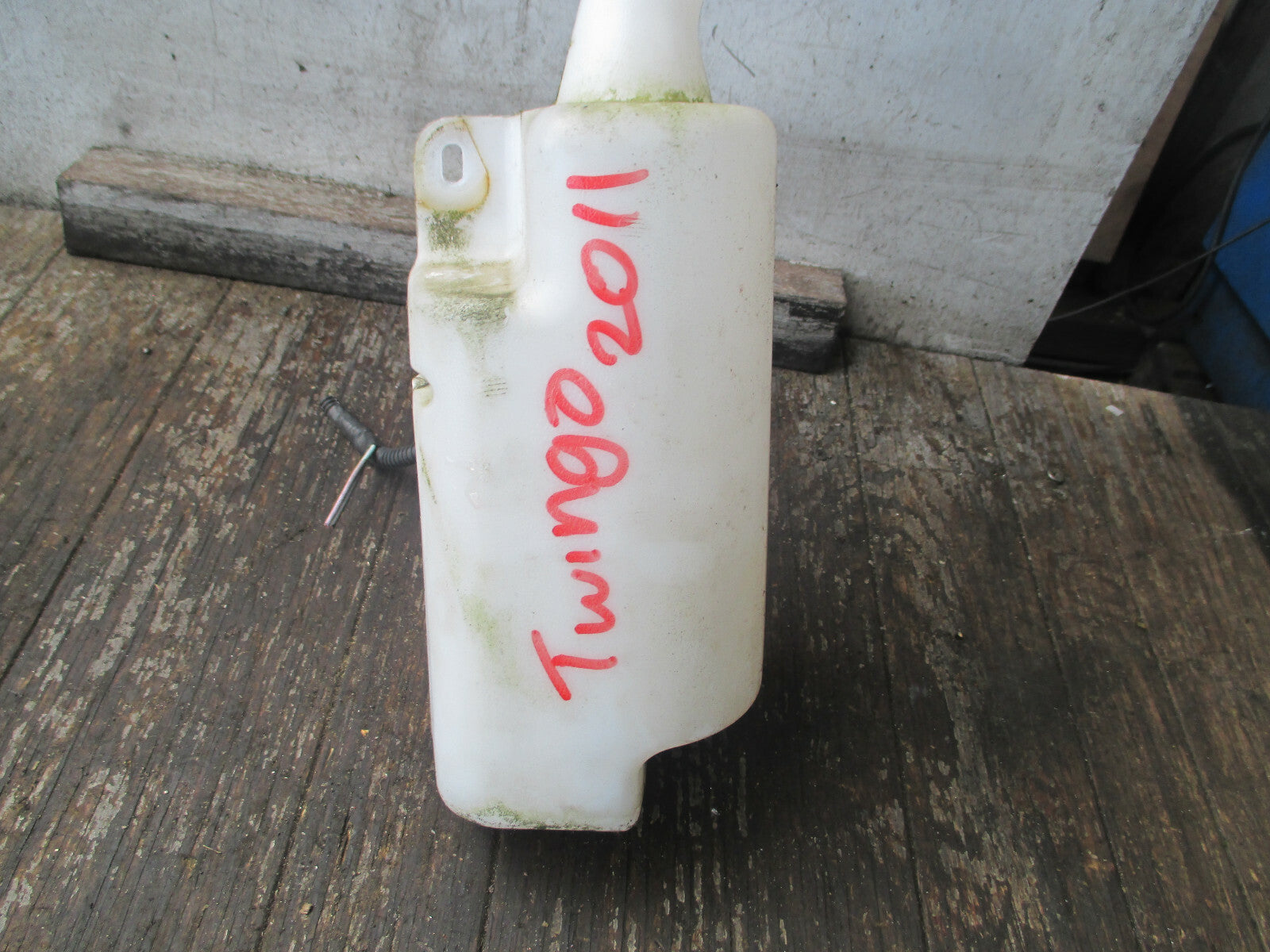 RENAULT TWINGO 2011 WASHER WATER BOTTLE WITH PUMP