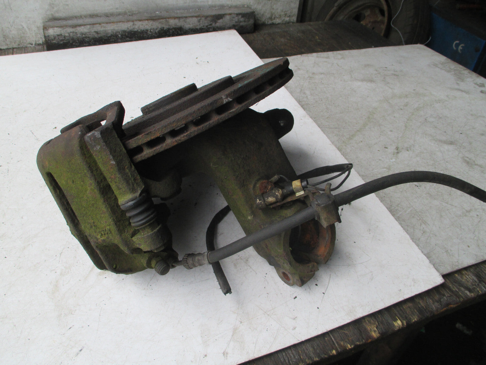 PEUGEOT 405 1997 1.9 TDI OSF DRIVER SIDE FRONT BRAKE CALIPER HUB SHOCK SPRING