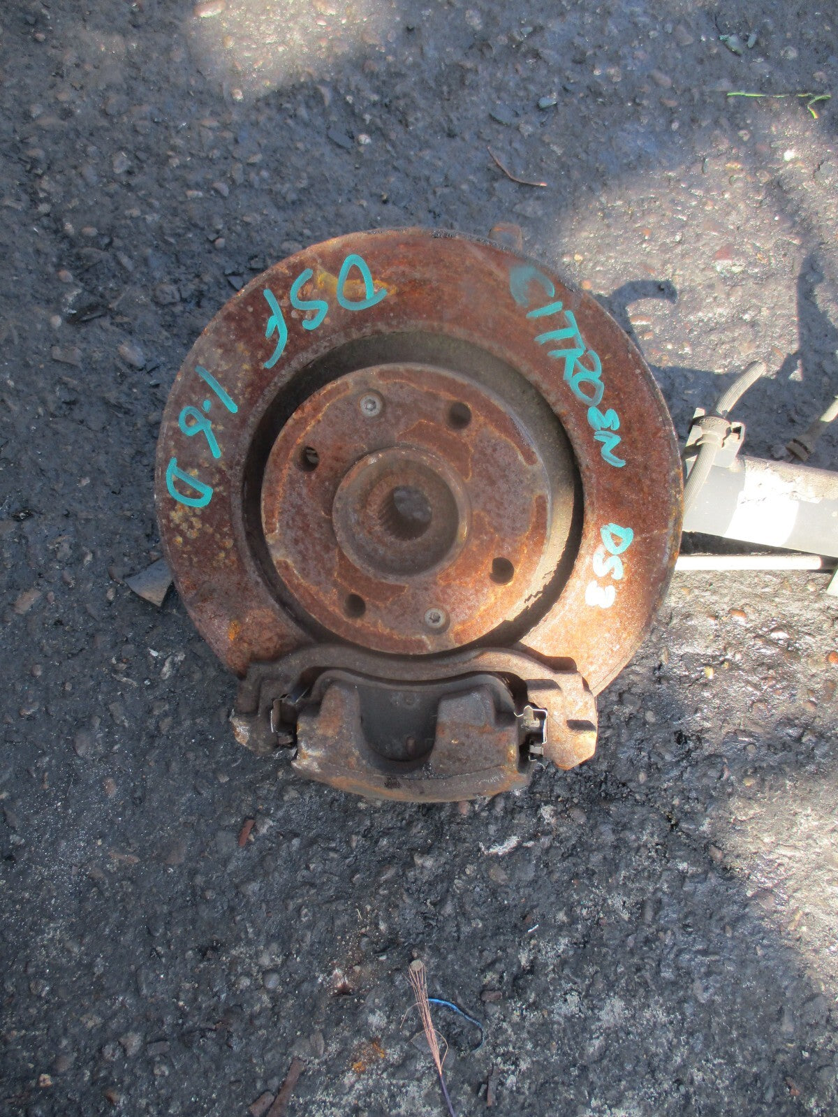 2011 CITROEN DS3 OSF DRIVER SIDE FRONT WHEEL HUB SUSPENSION SHOCK LEG 9671325880