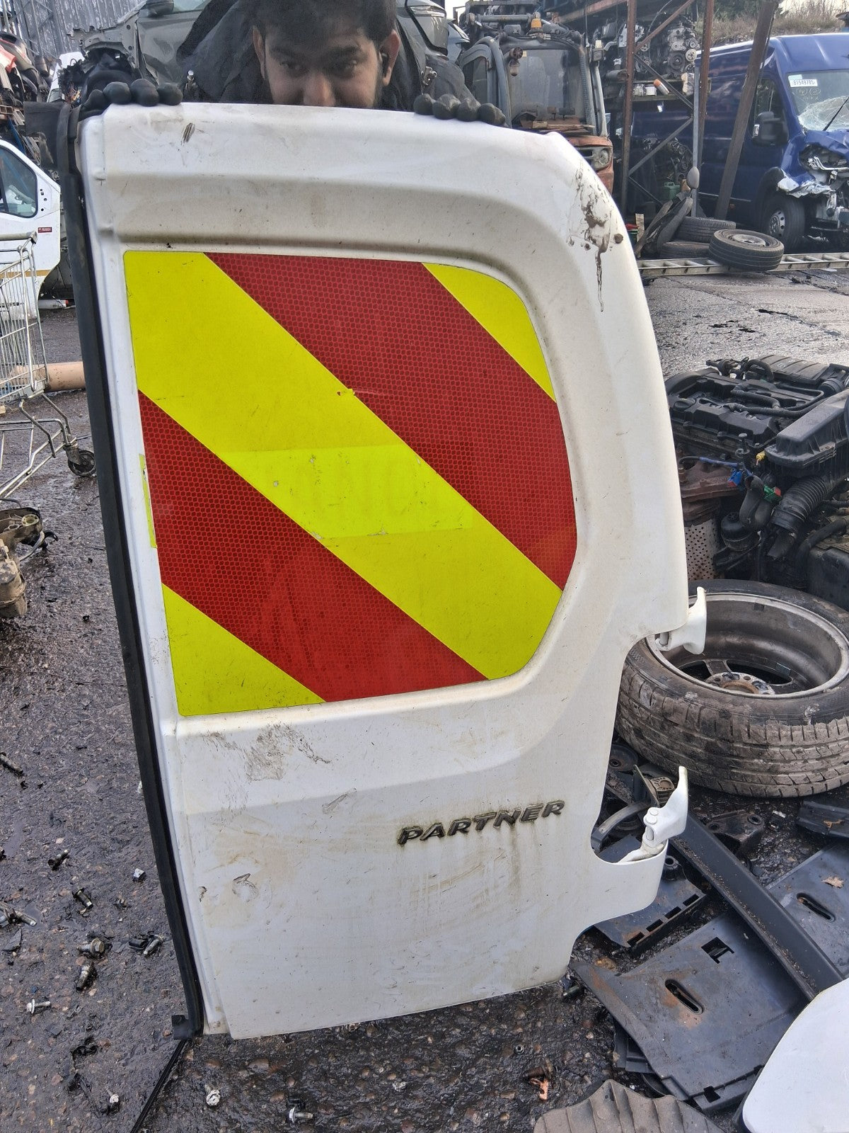 2018 PEUGEOT PARTNER MK2 OSR DRIVER SIDE REAR RIGHT COMPLETE DOOR WHITE