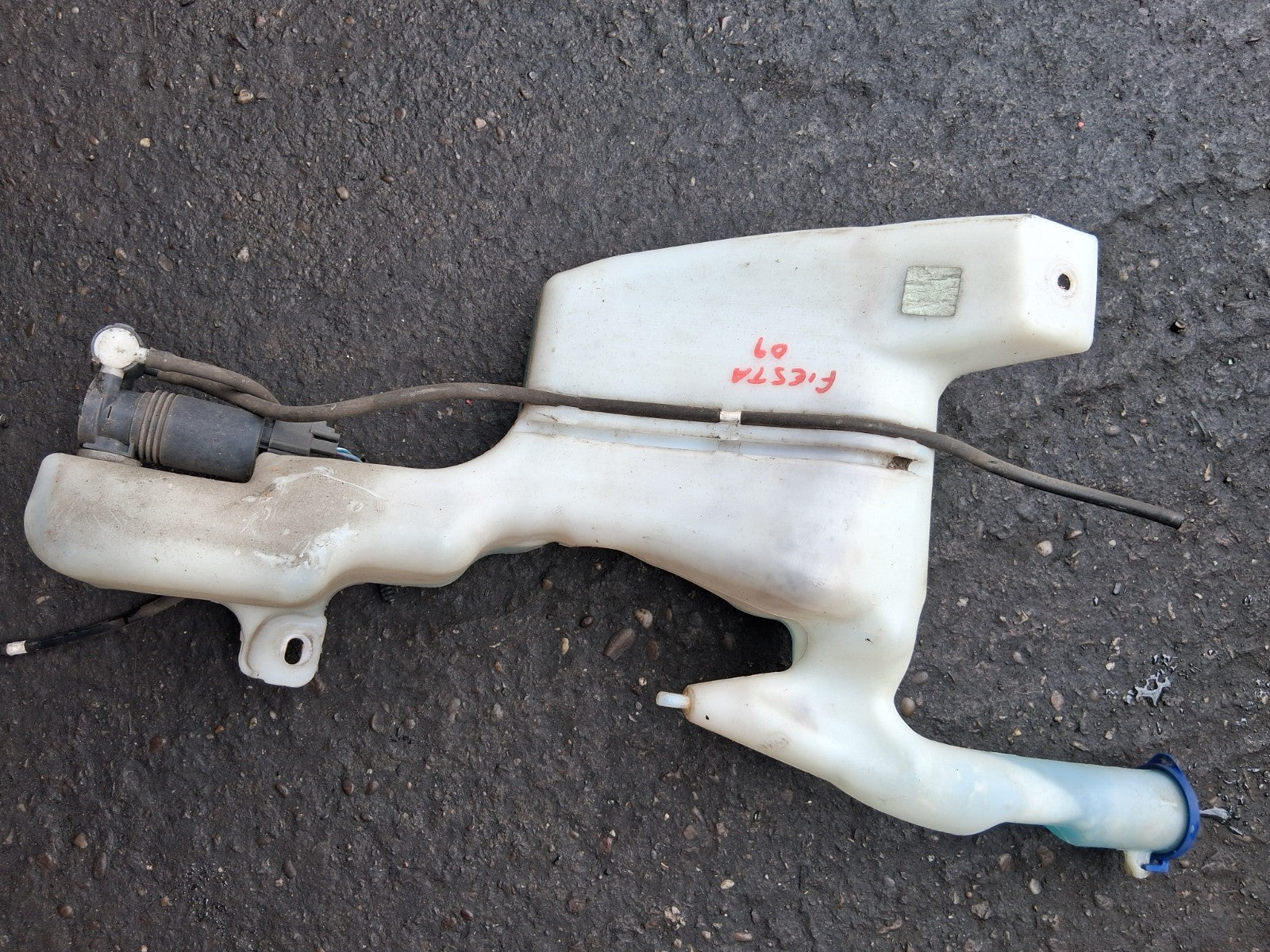 2009 FORD FIESTA MK7 1.6 PETROL WINDSCREEN WASHER BOTTLE RESERVOIR 8A6117B613AD