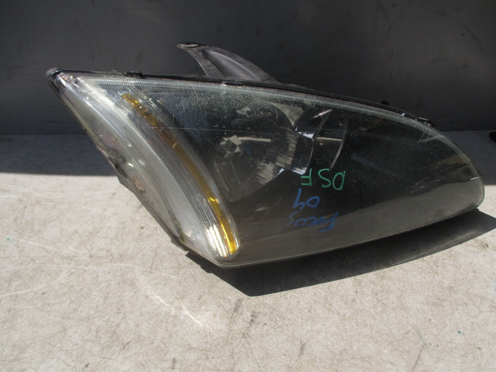 2004 FORD FOCUS MK2 OSF DRIVER SIDE FRONT HEADLIGHT HEAD LAMP 4M5113W030KB