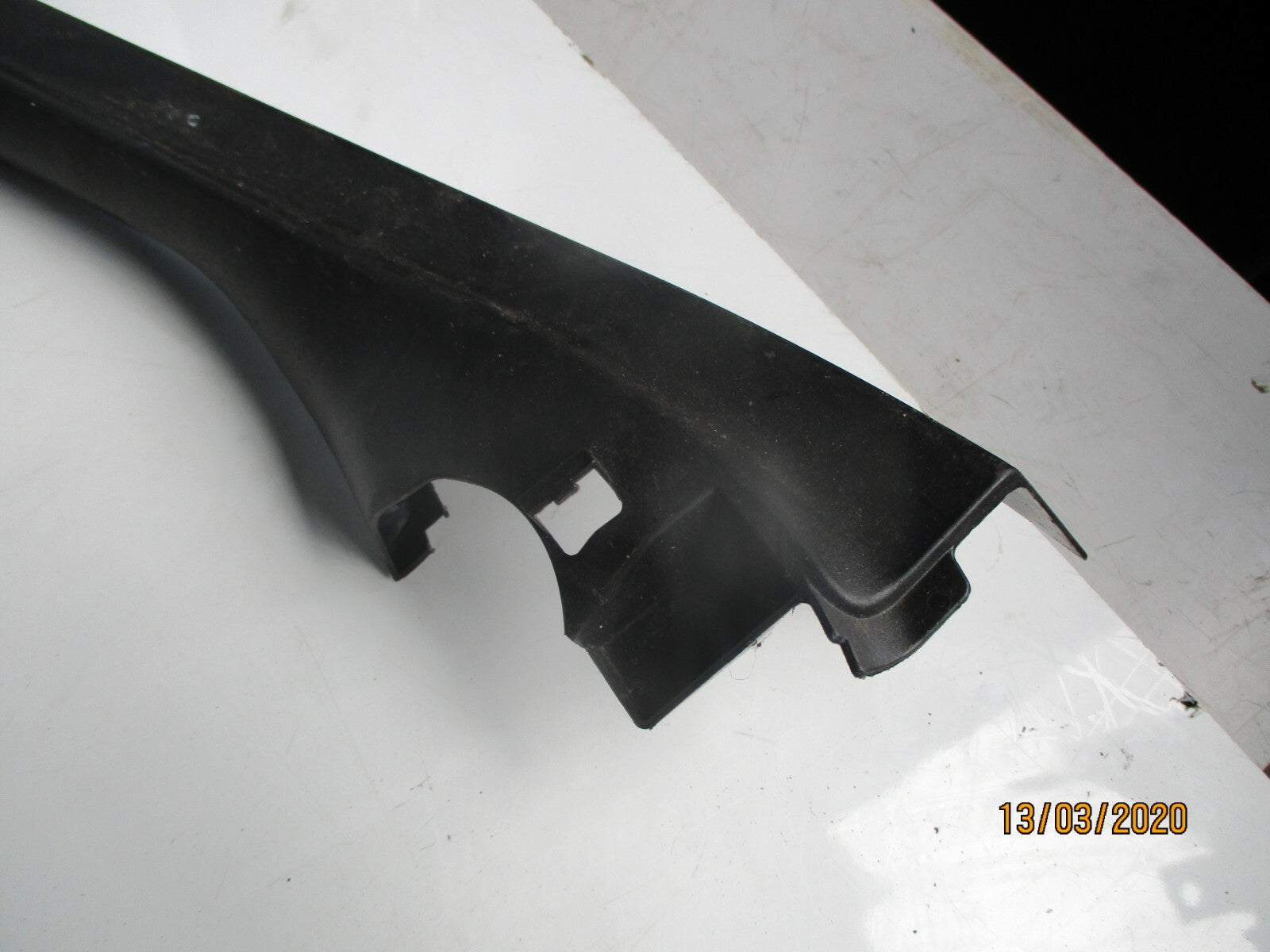 VAUXHALL ASTRA J 2013 OSR DRIVER SIDE REAR DOOR TRIM SURROUND MOULDING 13264860