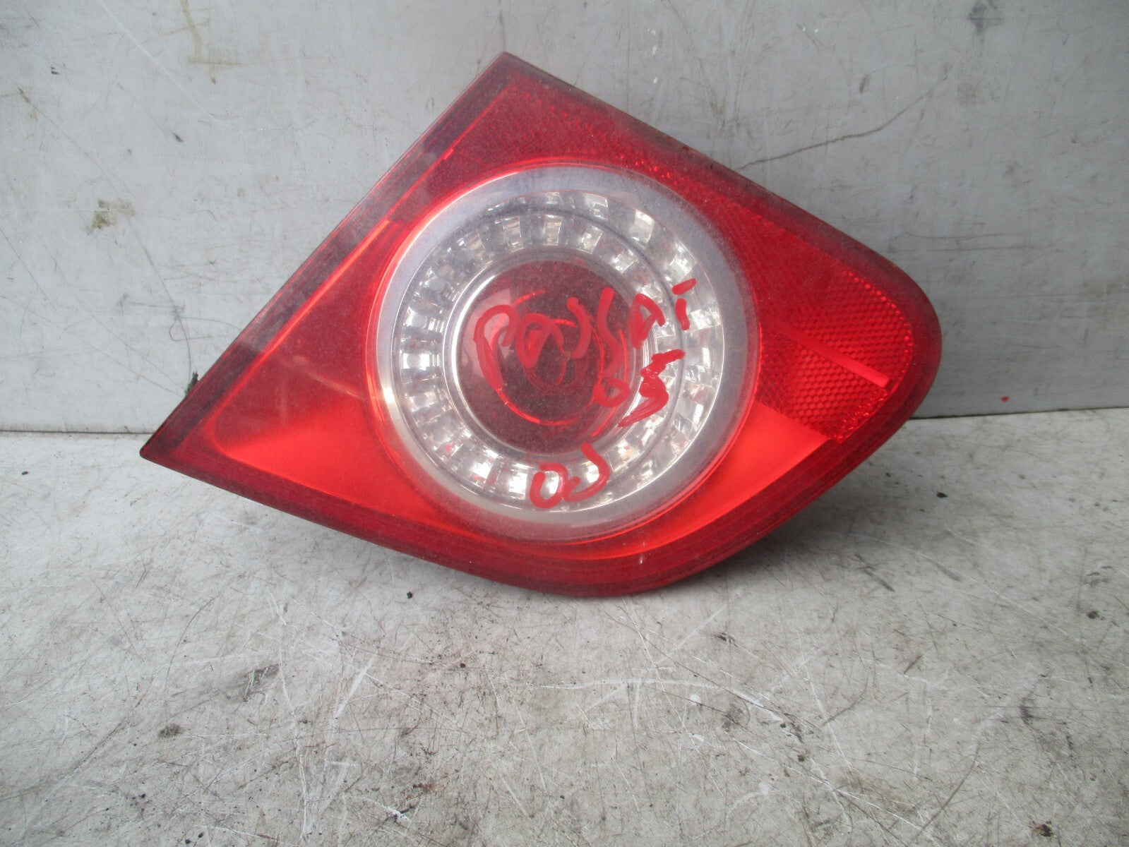VOLKSWAGEN PASSAT 2006 B6 SALOON OSR DRIVING SIDE REAR LIGHT 27567003