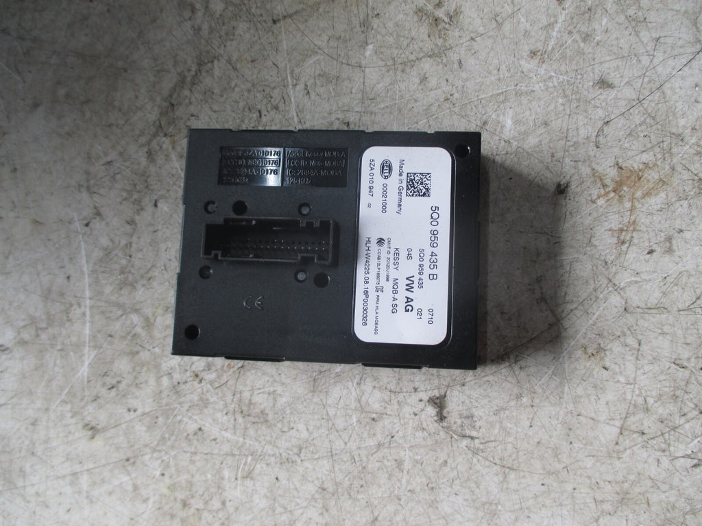 AUDI A3 8P KEYLESS ENTRY CONTROL MODULE 5Q0959435B