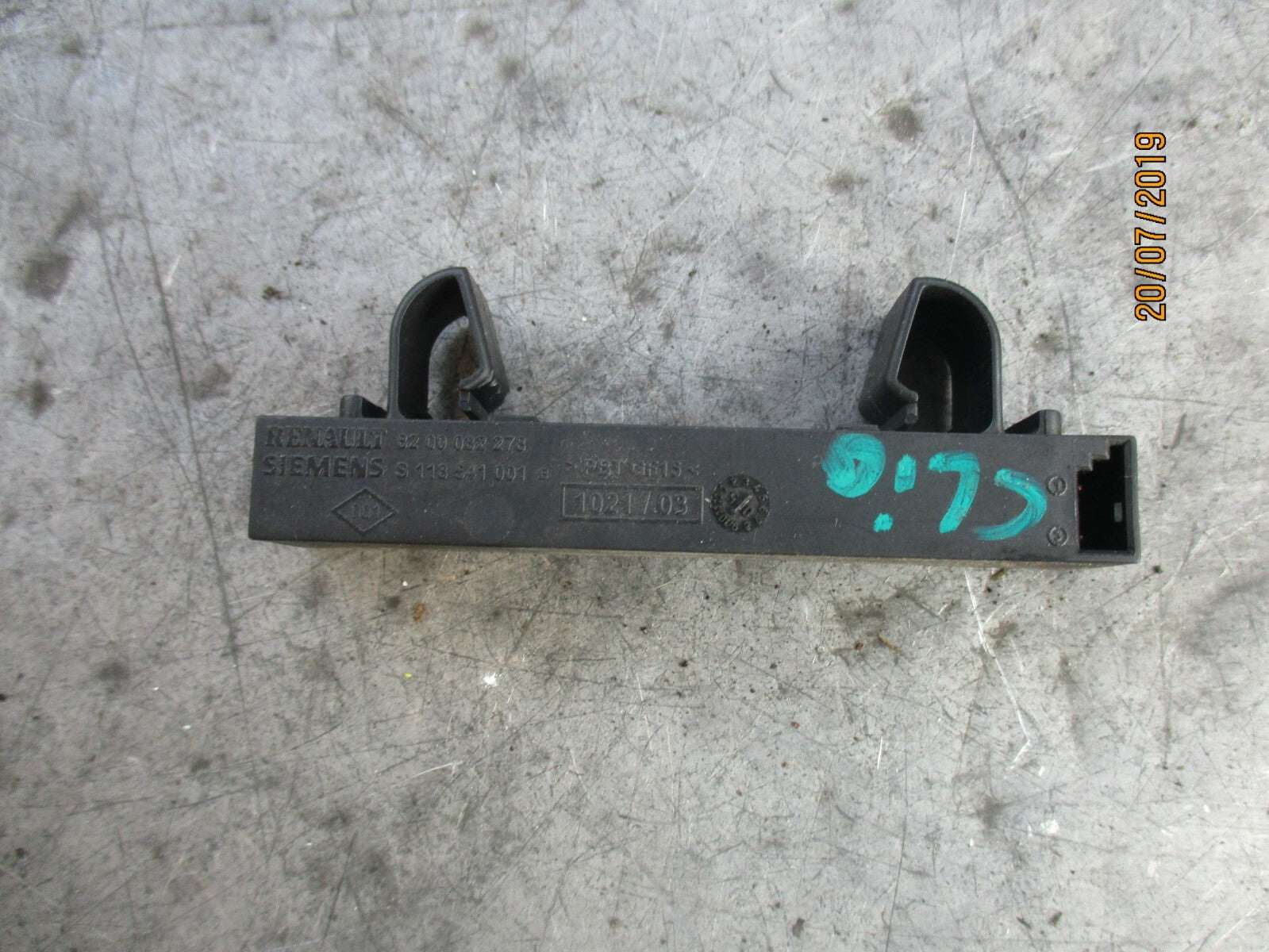 RENAULT CLIO MK3 HANDS FREE ANTENNA AERIAL TRANSMITTER 8200082278