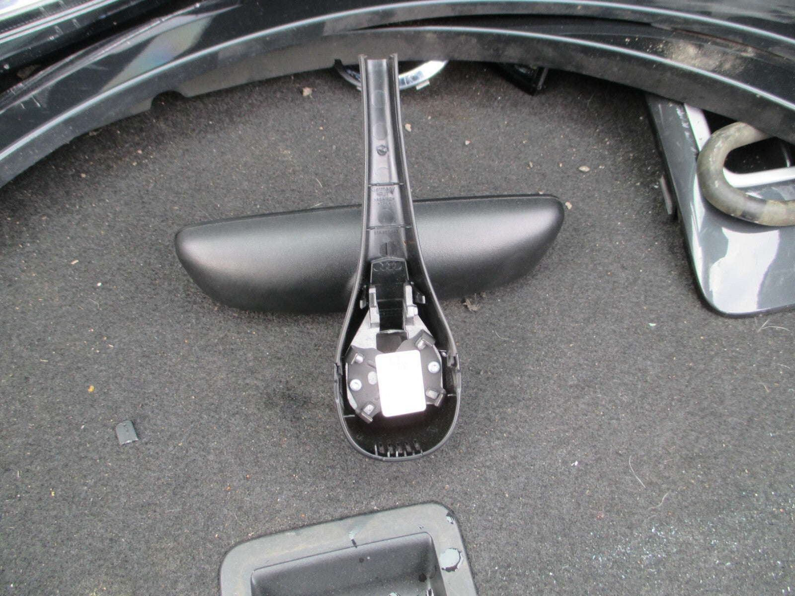 AUDI Q2 MK1 2020 INTERIOR REAR VIEW MIRROR & PLASTIC TRIM SURROUND 8S0857511L