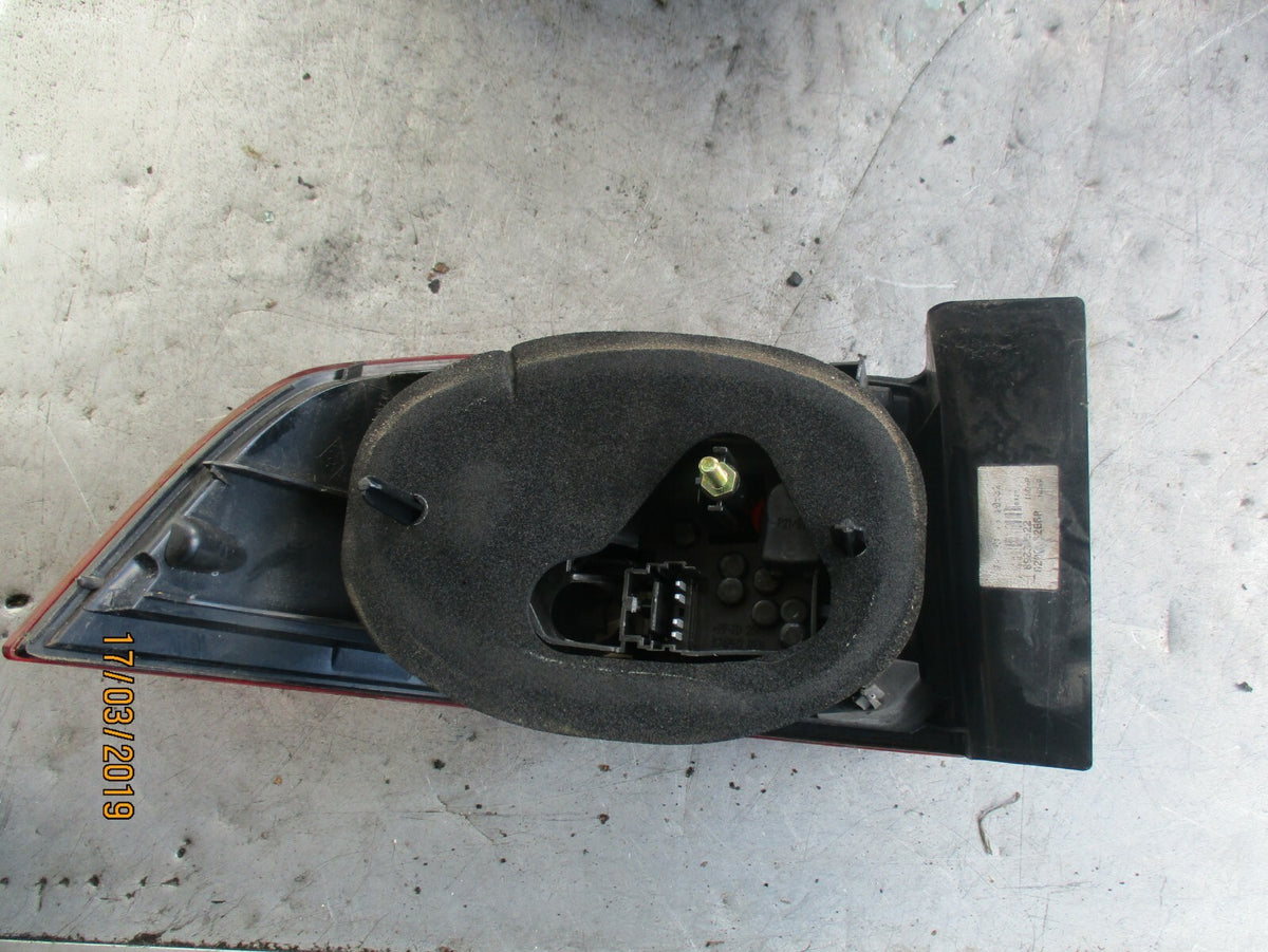 RENAULT LAGUNA MK2 OSR DRIVERS SIDE REAR LIGHT TAIL LIGHT