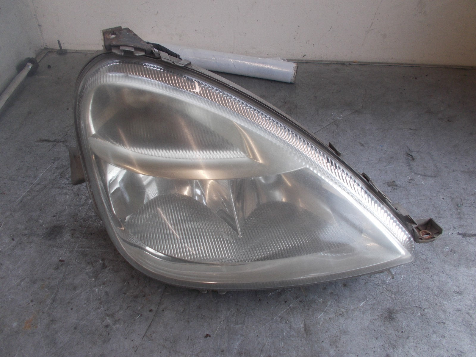 MERCEDES A CLASS W168 PRE FACELIFT 1997-01 OS DRIVER SIDE HEADLIGHT A1688202061