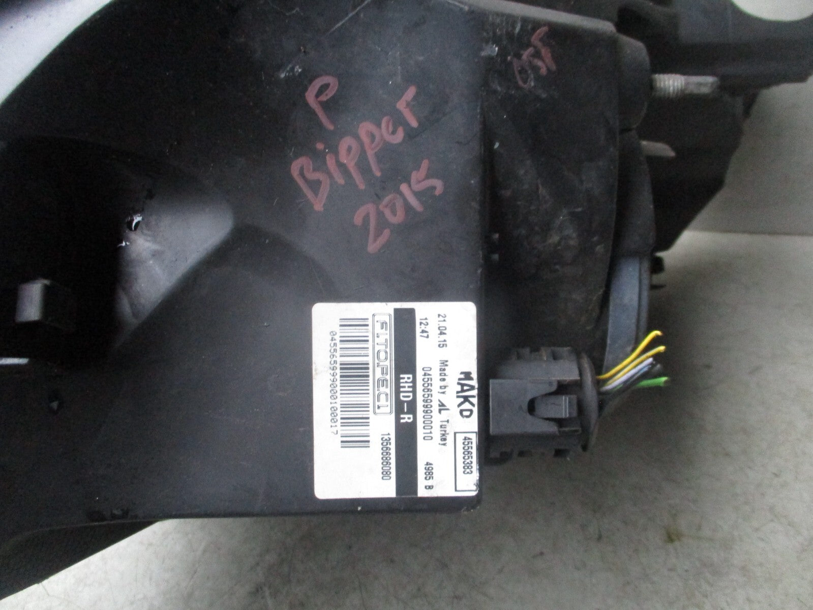 2015 PEUGEOT BIPPER OSF DRIVER SIDE FRONT HEADLIGHT 1356686080 TABS BROKEN