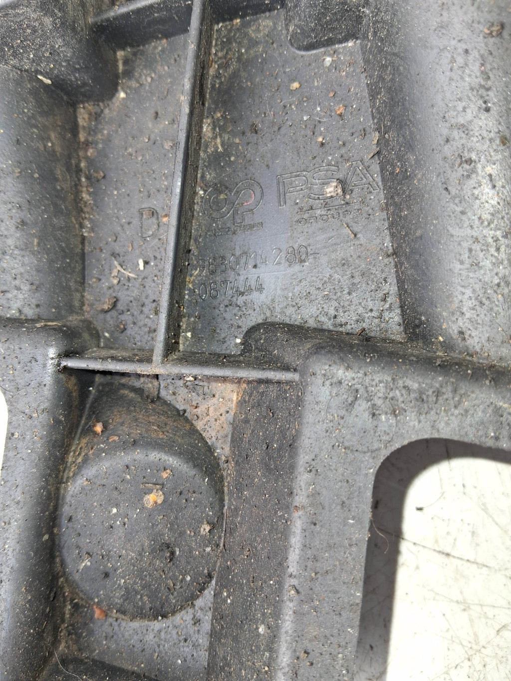 2021 CITROEN C4 OSF OFF DRIVER RIGHT SIDE FRONT BUMPER BRACKET 9830714280