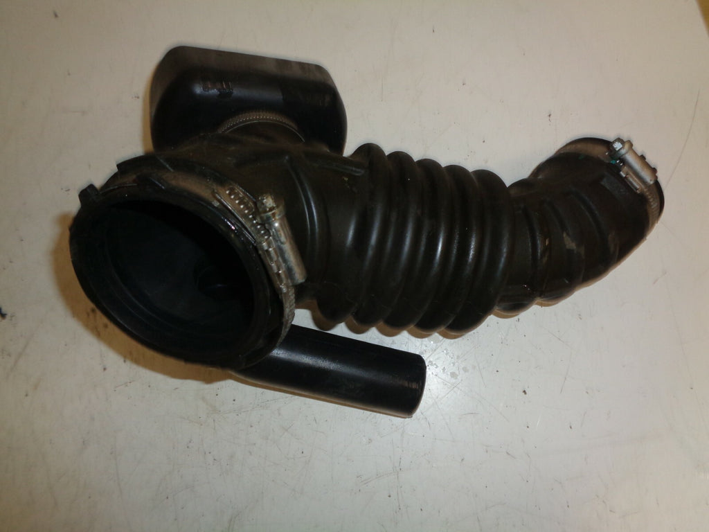 2018 SAIC LDV V80 2.5 CDI AIR TURBO PIPE HOSE