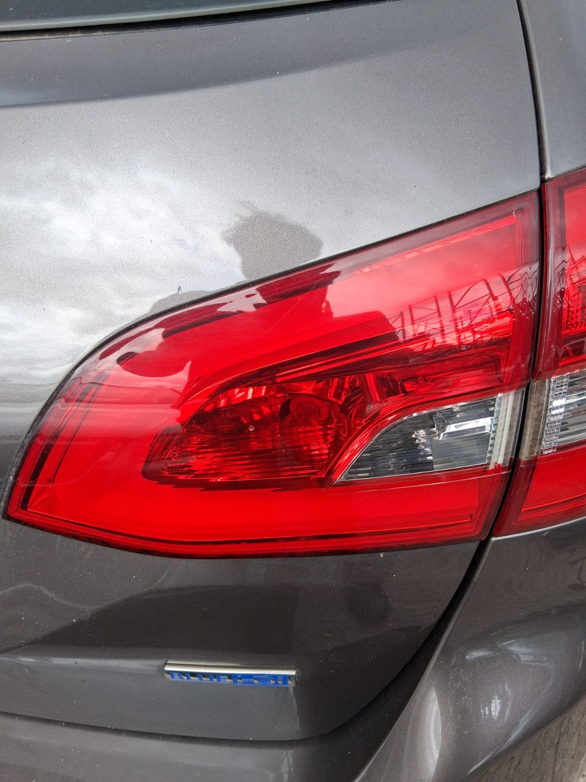 2015 PEUGEOT 308 MK2 ESTATE OSR DRIVER SIDE REAR RIGHT INNER TAIL LIGHT