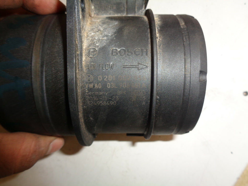 VW VOLKSWAGEN PASSAT MASS AIR FLOW METER 03L906461A