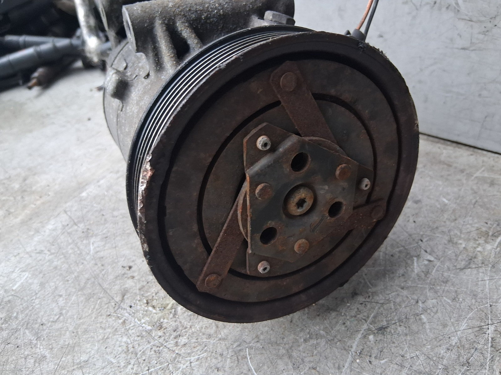 2005 RENAULT MEGANE MK2 1.5 DIESEL AC AIR CON COMPRESSOR PUMP 8200316164