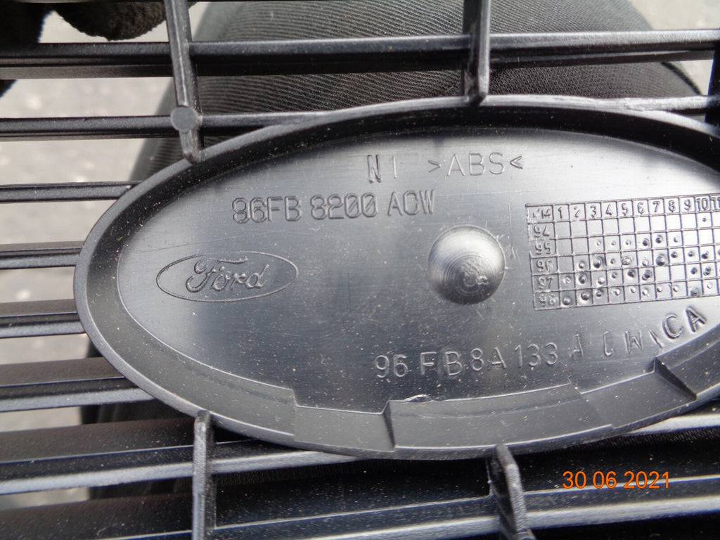 FORD FIESTA MK4 1996 COMPLETE FRONT MAIN CENTRE BUMPER GRILL ORANGE 96FB8200FAW