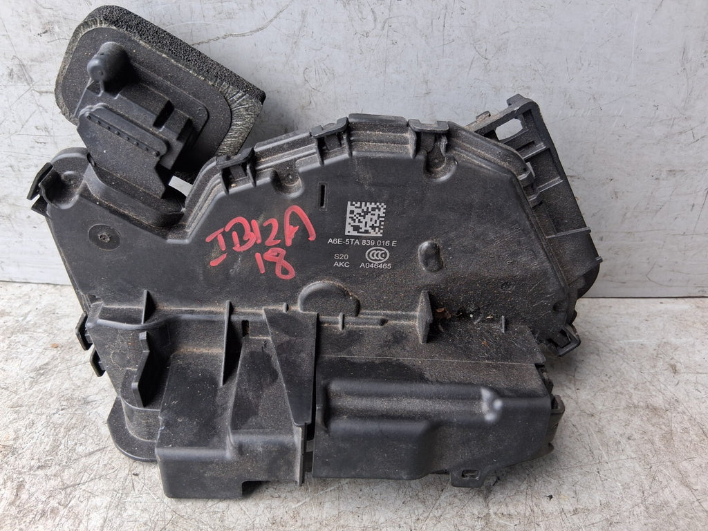 SEAT IBIZA MK5 2018 6F KJ OSR DRIVER SIDE REAR DOOR LOCK MECHANISM A6E5TA839016