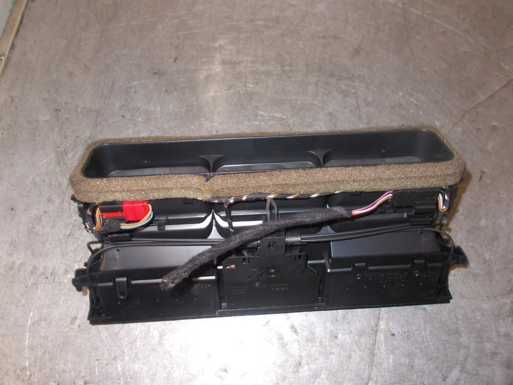AUDI A8 1998 MK1 CENTRE DASHBOARD AIR VENTS 4D0820951