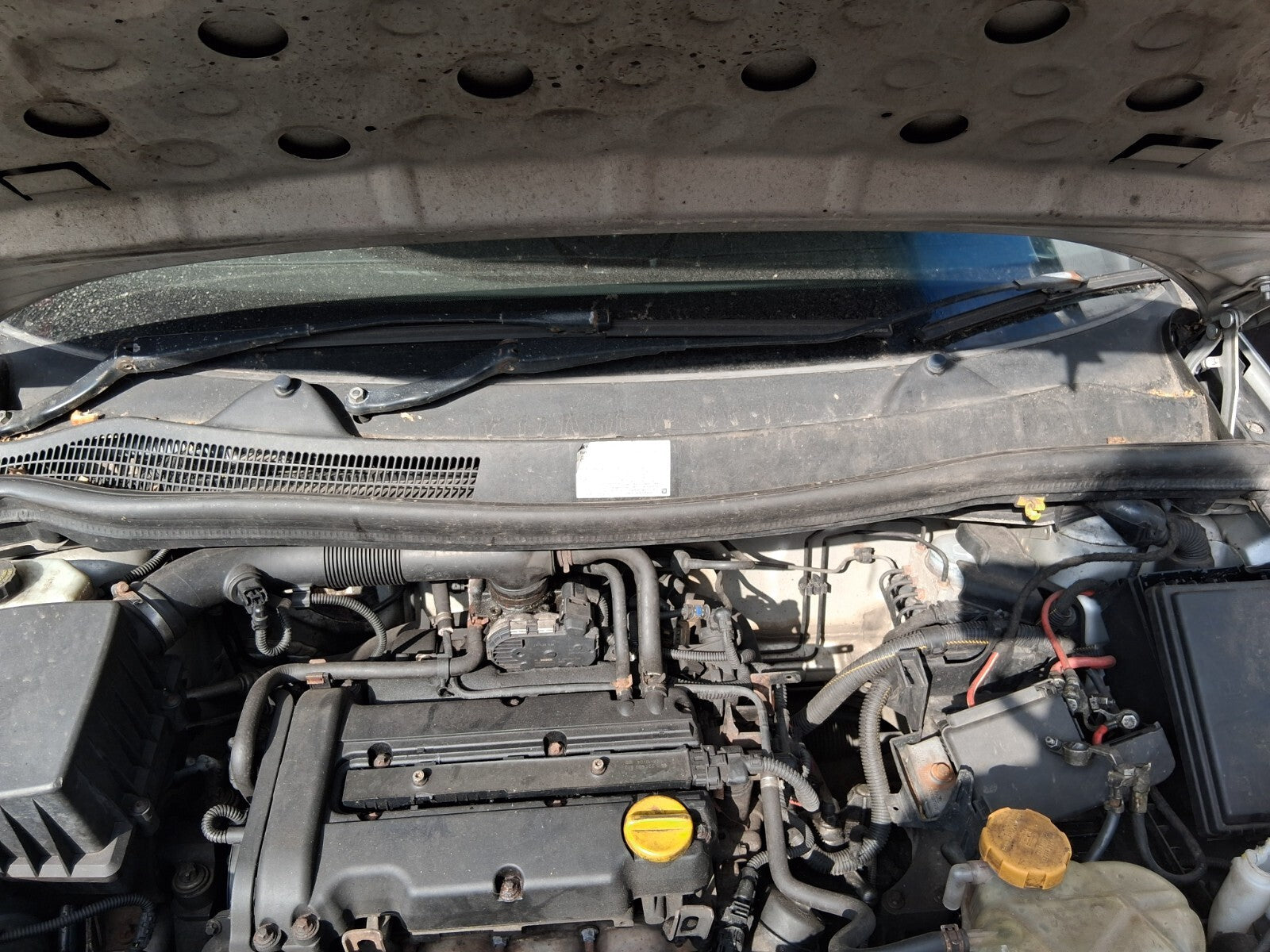 2009 VAUXHALL CORSA D FRONT WINDSCREEN WIPER MOTOR LINKAGES