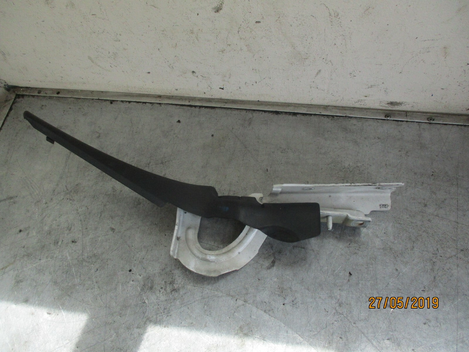 PEUGEOT EXPERT MK2 FRONT ENGINE BAY BONNET HINGE