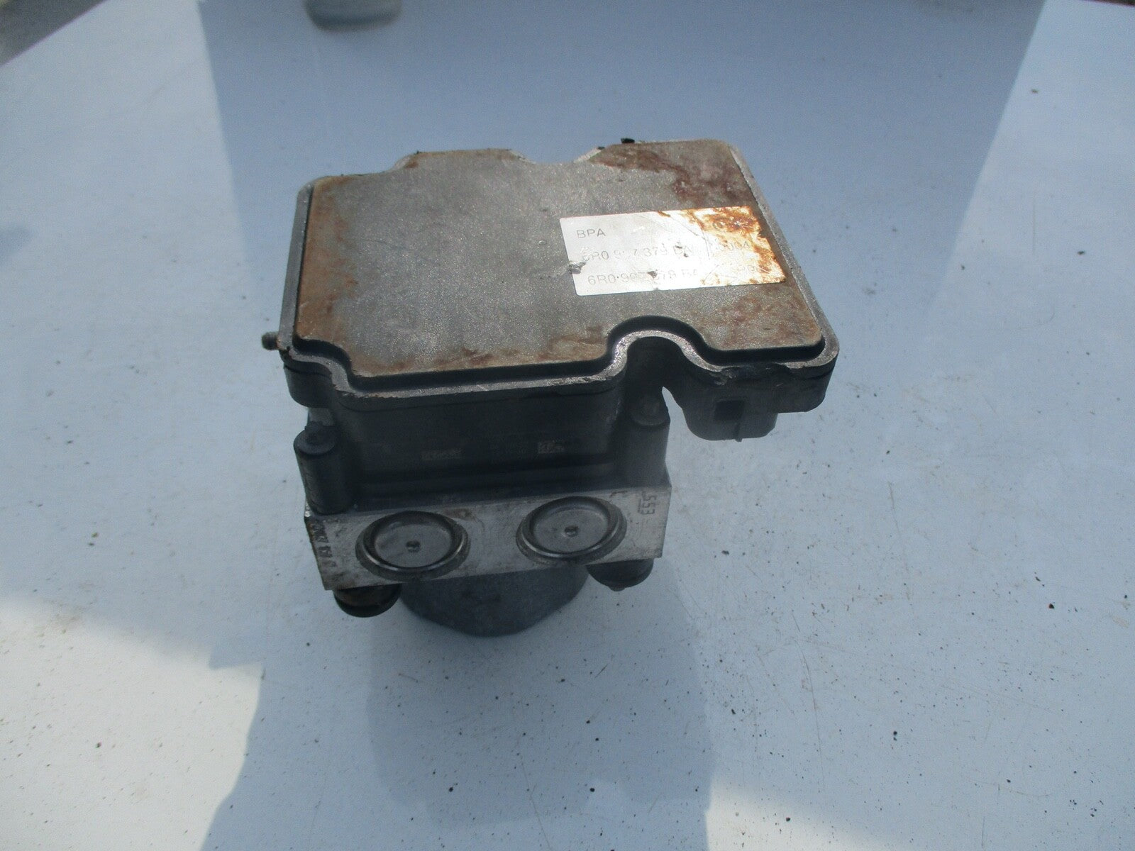 VOLKSWAGEN POLO 6R 1.4 PETROL ABS PUMP 6R0 907 379 BA