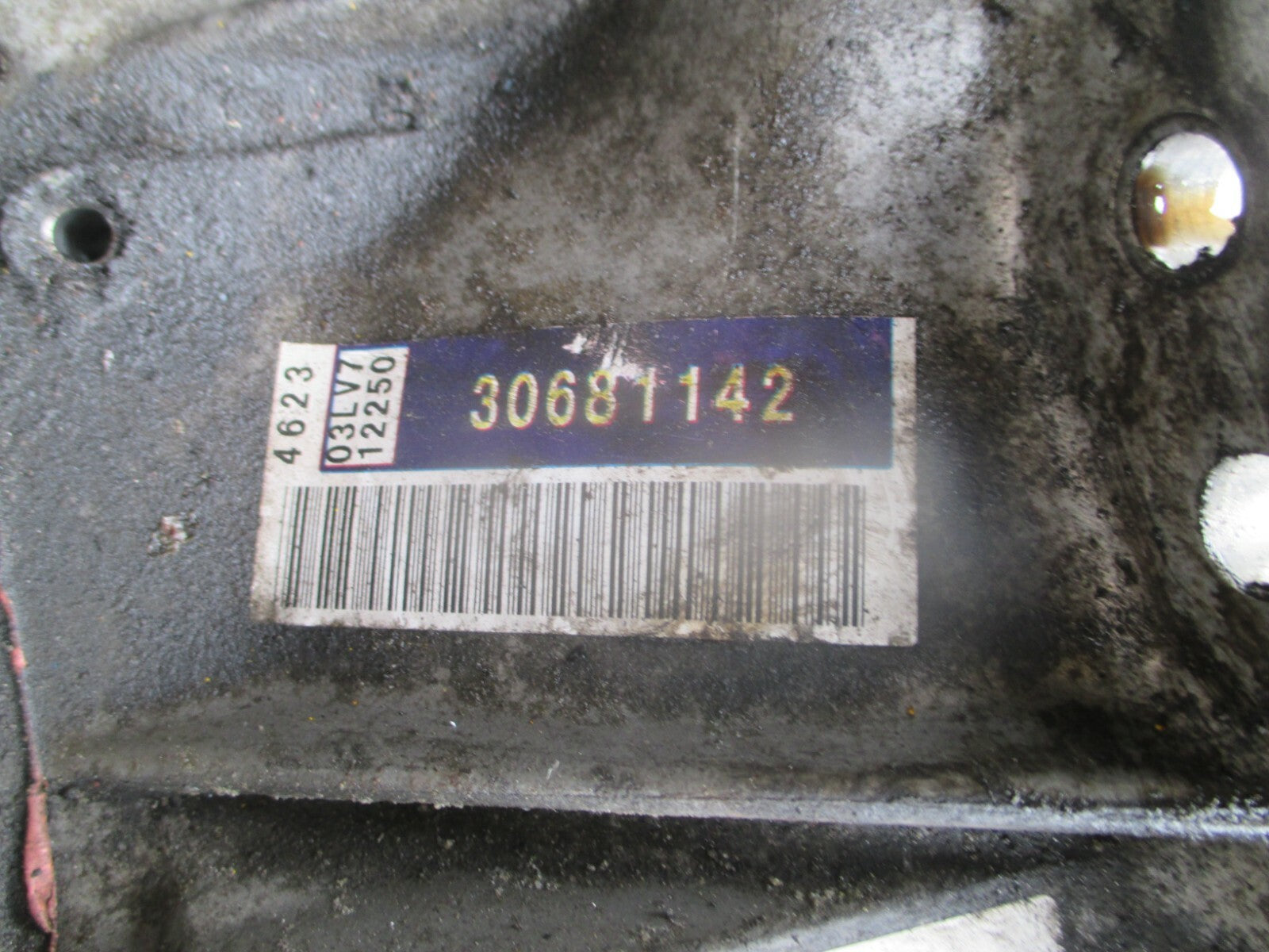 VOLVO V40 2004 AUTO GEARBOX TRANSMISSION TORQUE CONVERTER 30681144 30681142 BG14