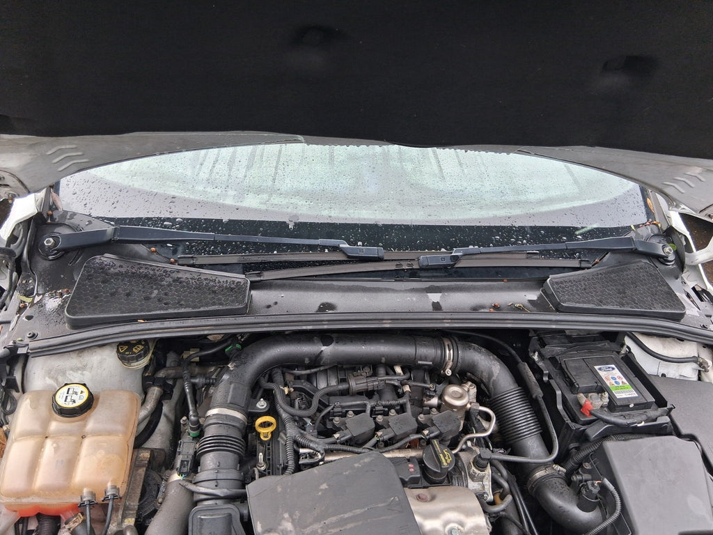 2017 FORD FOCUS MK3 ST LINE 1.0 PETROL FRONT WINDSCREEN SCUTTLE PANEL