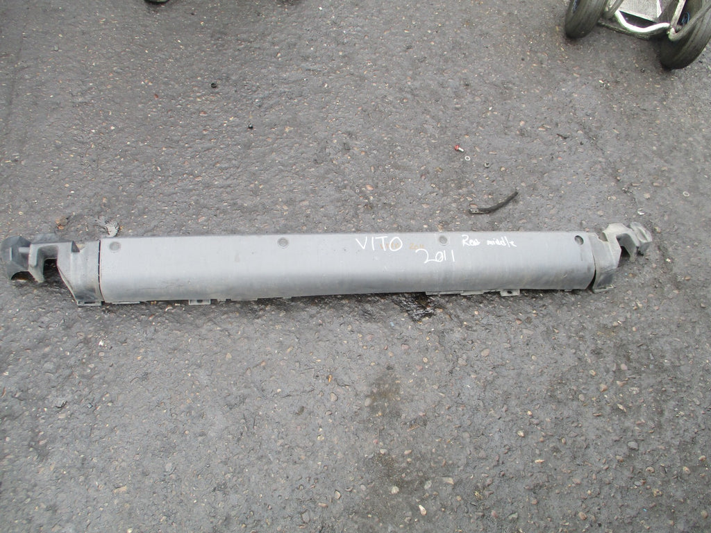 2011 MERCEDES BENZ W639 VITO REAR MIDDLE BUMPER PLASTIC