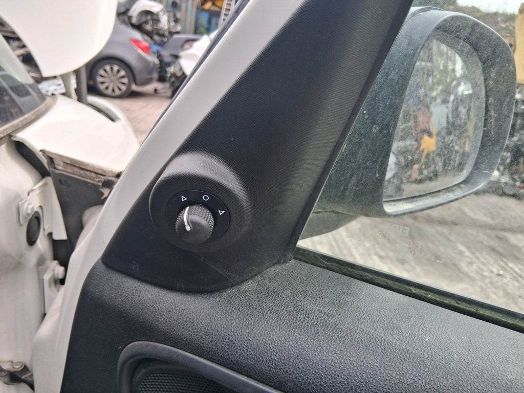 2019 FIAT 500L URBAN HATCH OSF DRIVER SIDE FRONT WING MIRROR CONTROL SWITCH