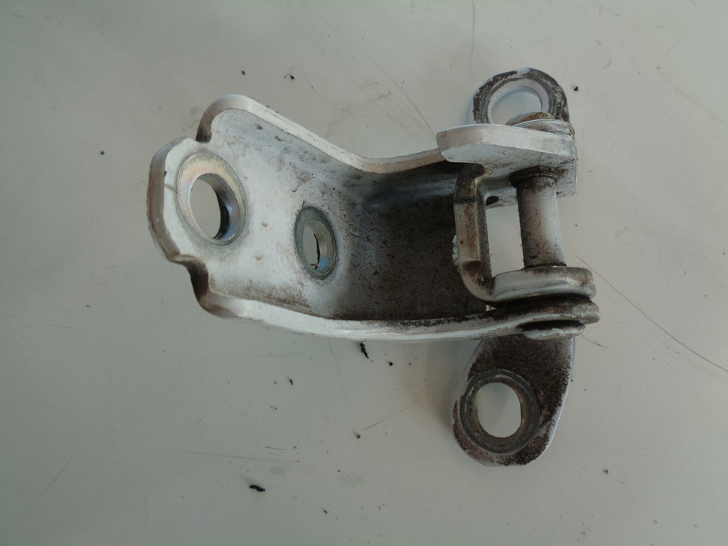 HONDA INSIGHT 2011 MK2 HYBRID NSR PASSENGER SIDE REAR DOOR LOWER HINGE