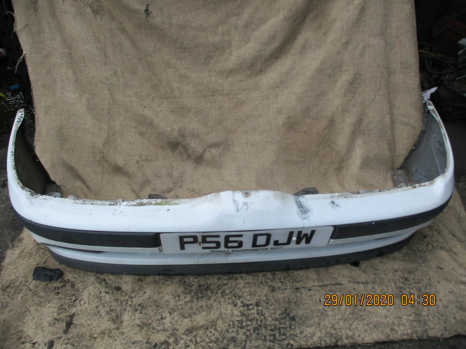 RENAULT MEGANE MK1 HATCHBACK 5 DOOR 1996 FRONT PLASTIC BUMPER IN WHITE