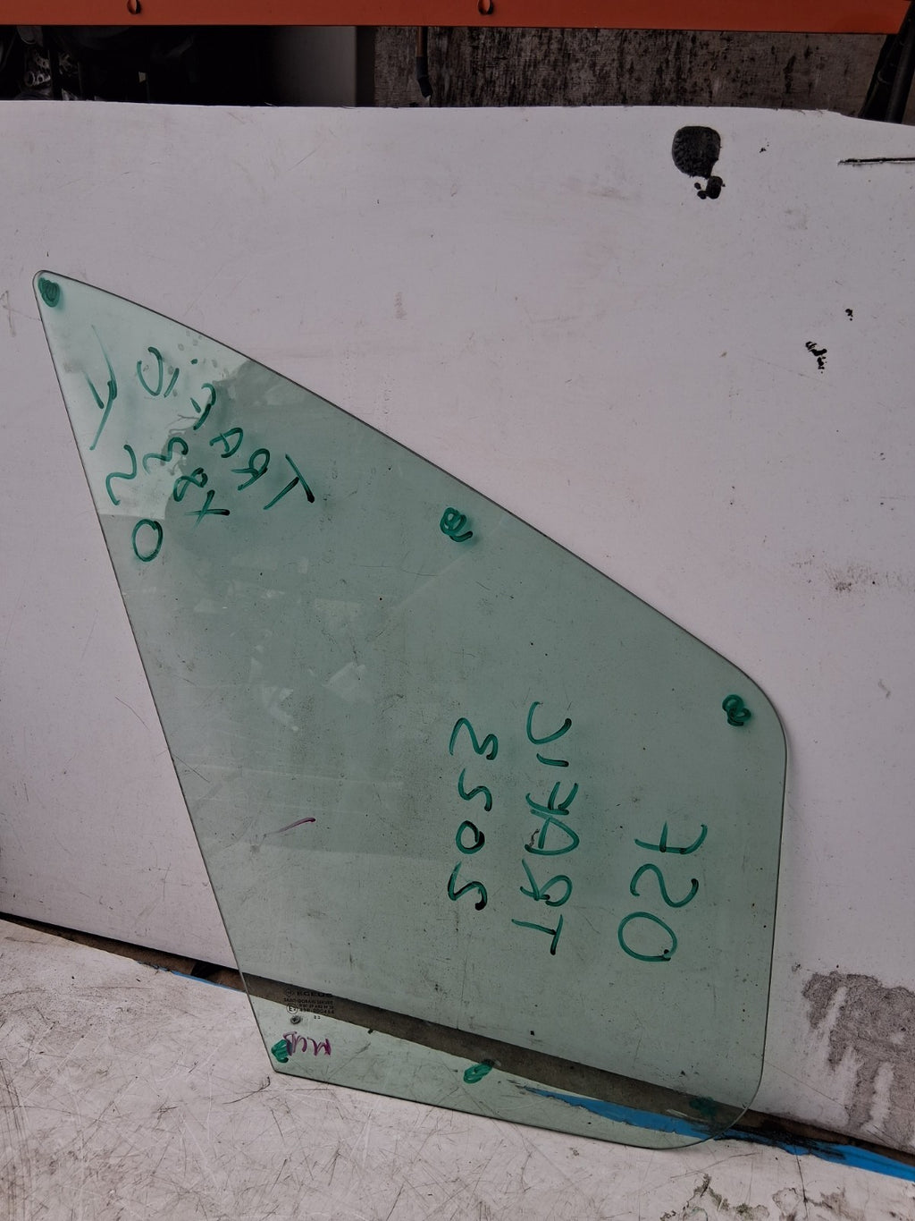 2023 RENAULT TRAFIC X82 MK3 OS DRIVER SIDE FRONT QUARTER WINDOW GLASS