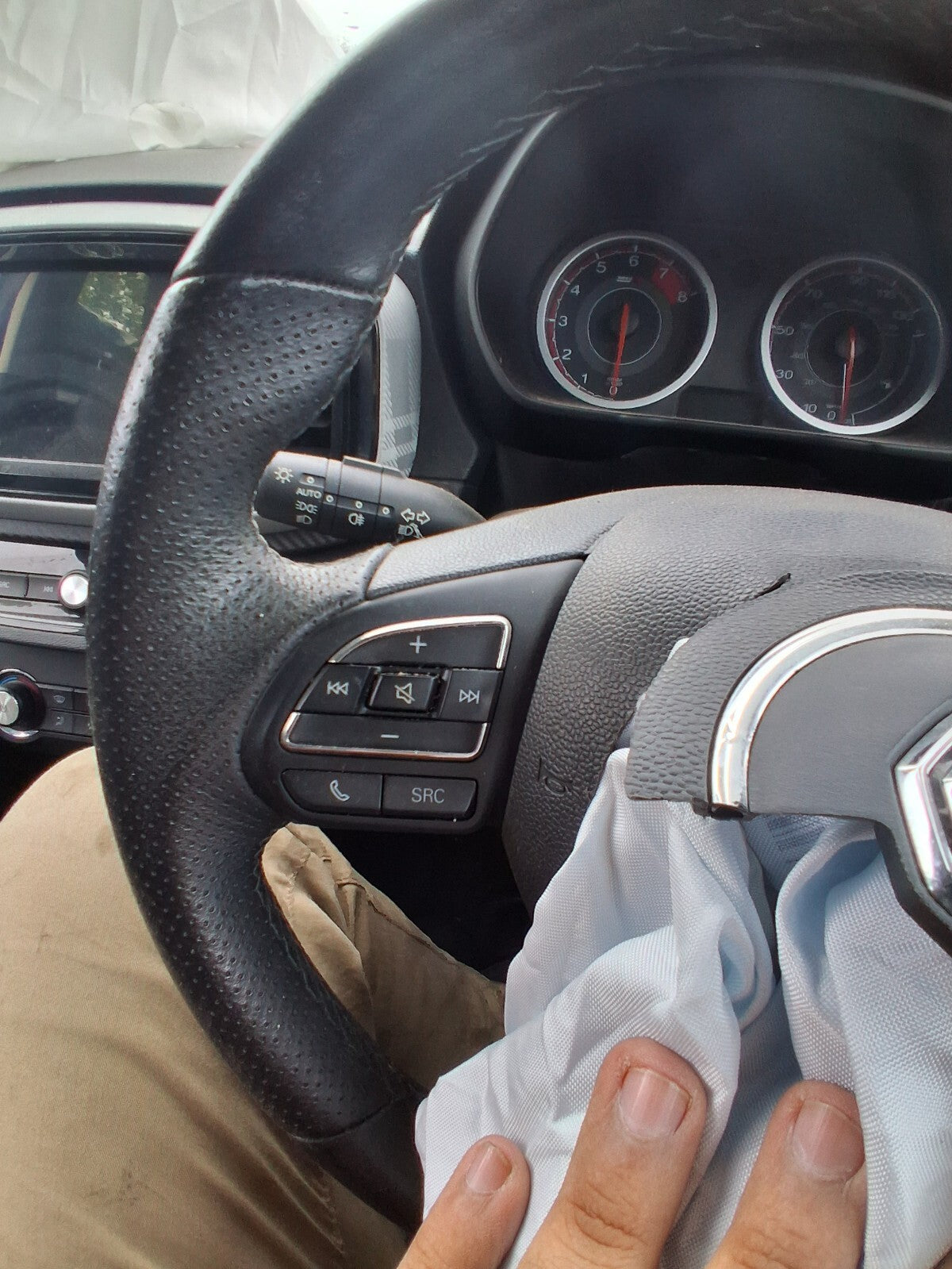 2021 MG 3 MK2 EXCLUSIVE MULTIFUNCTIONAL STEERING WHEEL