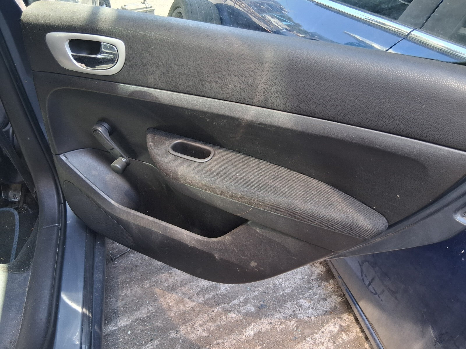 2006 PEUGEOT 307 OSR DRIVER SIDE REAR COMPLETE DOOR IRON GREY METALLIC EZWD
